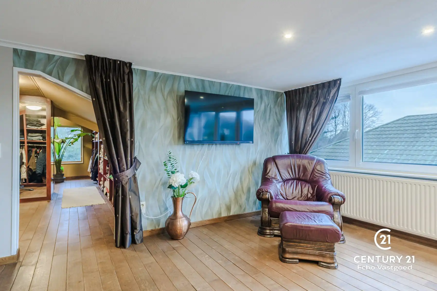 Gerenoveerde vrijstaande villa met verwarmd zwembad foto 14