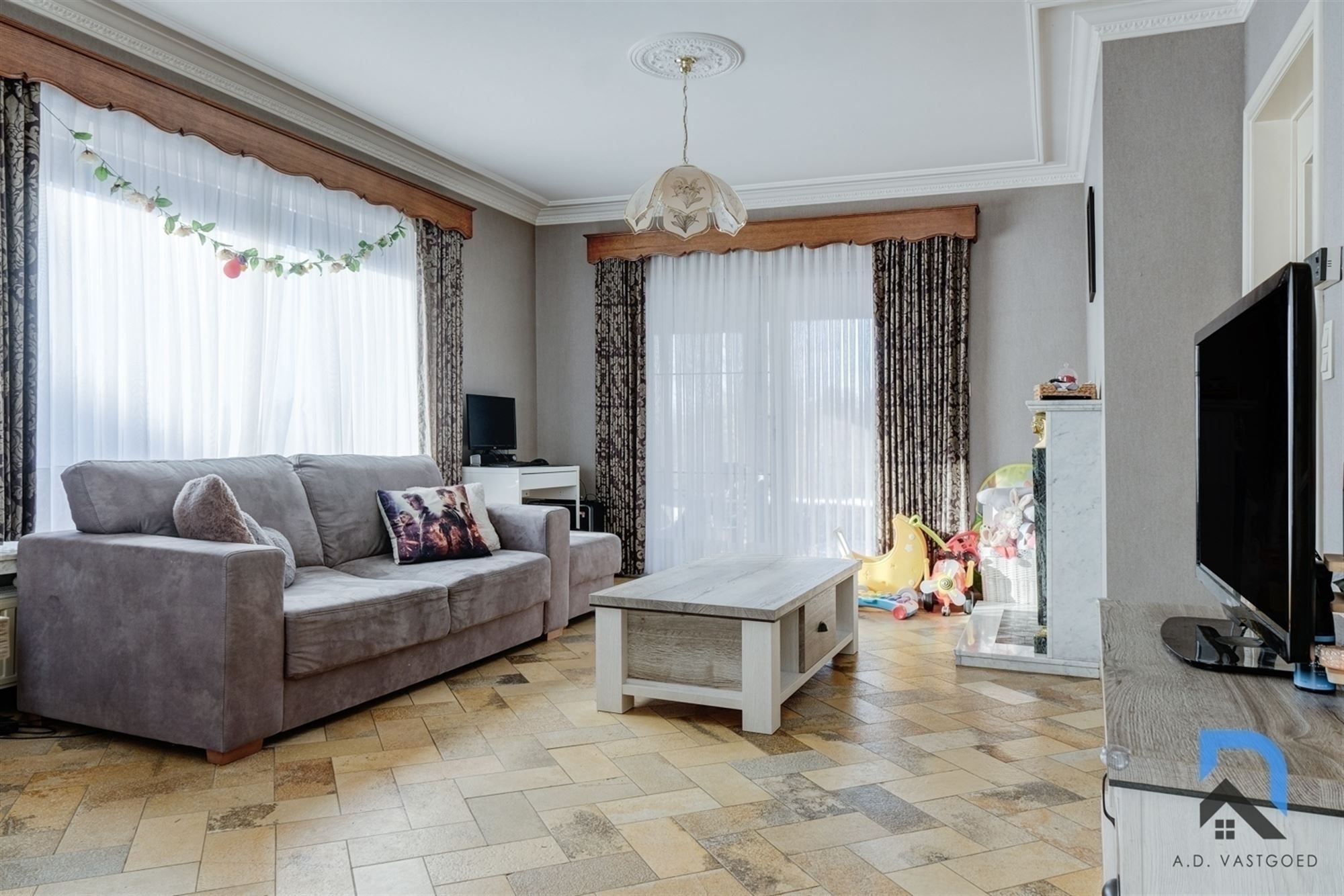 Vrijstaande woning op toplocatie met mooie tuin foto 9