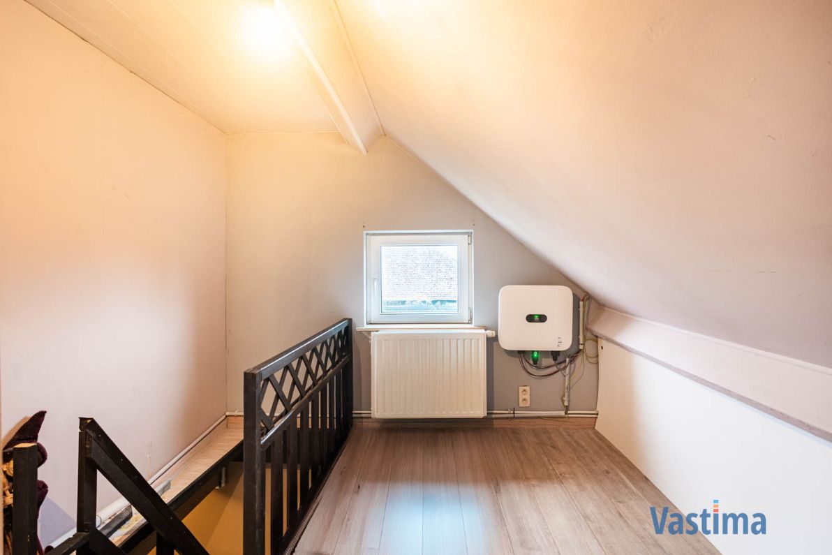 Instapklare woning met 3 slaapkamers, dubbele garage en grote tuin foto 17