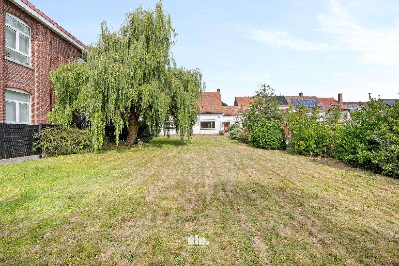Te renoveren karaktervolle woning met garage in de dorpskern op een perceel van 1.180m².   foto 17