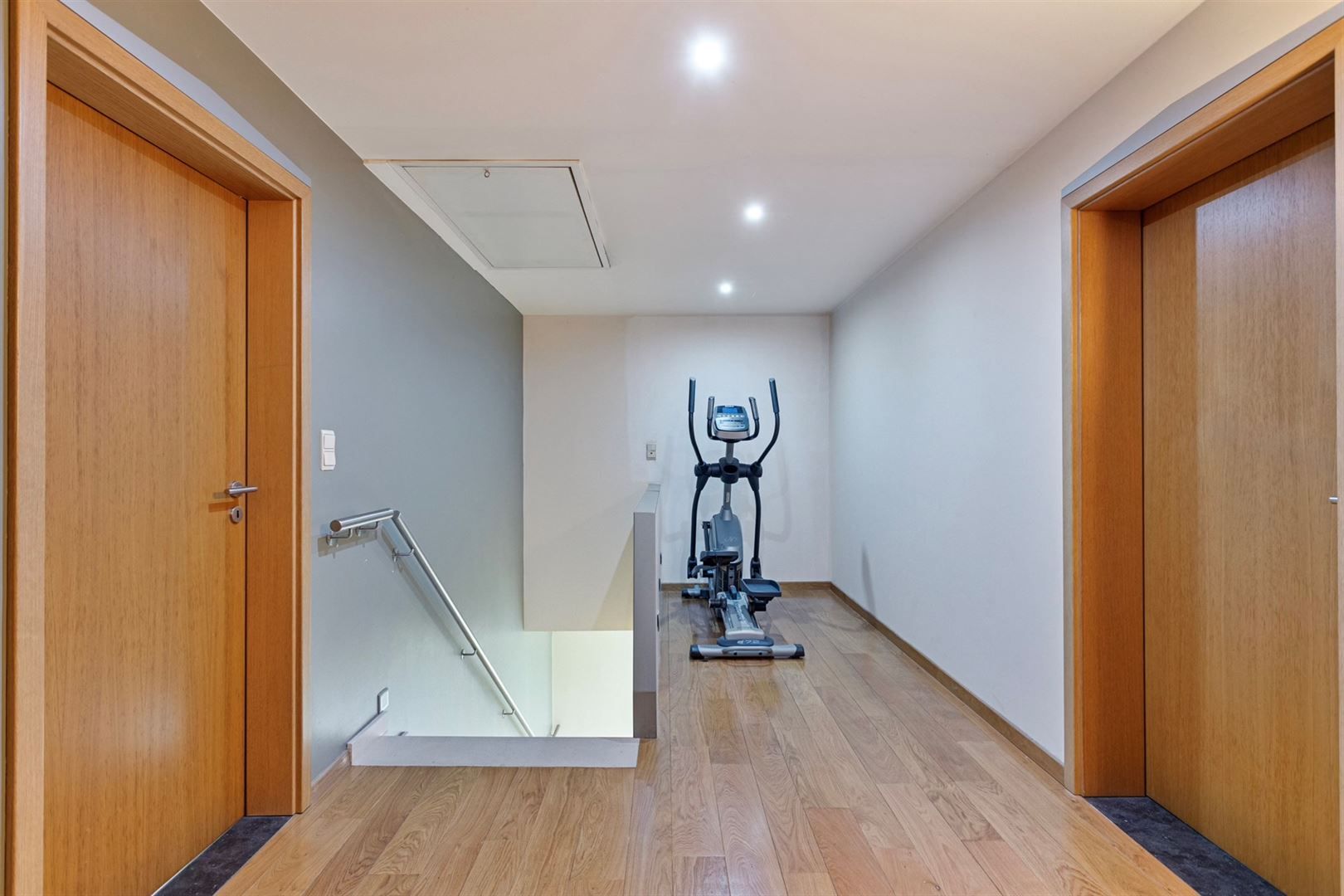 TE KOOP: Ruime woning met praktijkruimte in Maasmechelen! foto 13