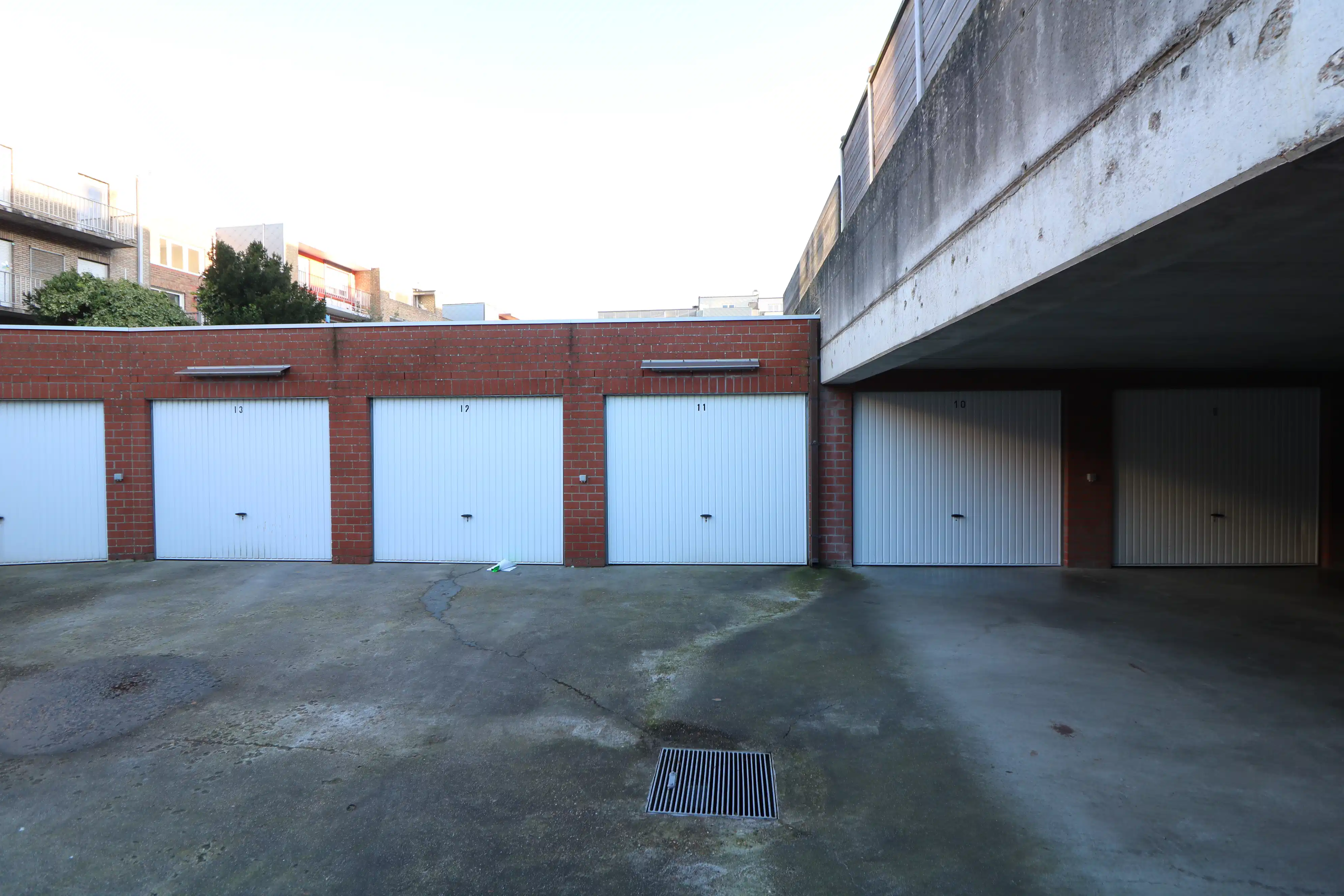 Gesloten garagebox vlakbij het centrum en de Zeedijk. foto 3