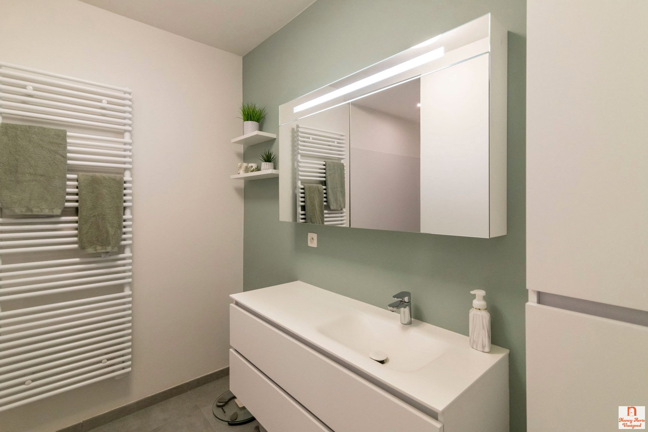 Gelijkvloers appartement met private tuin in Helchteren foto 28