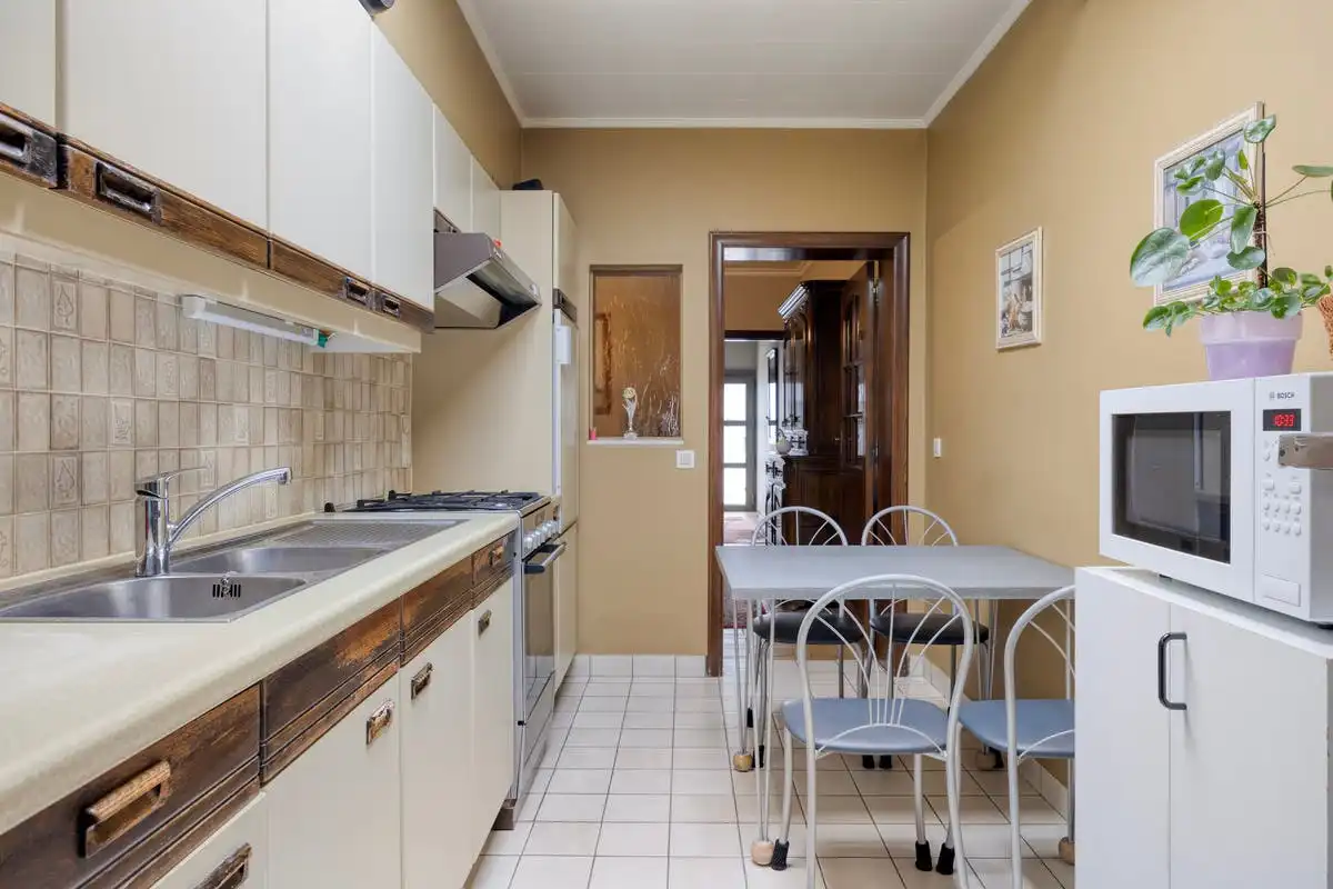 Woning op toplocatie te koop in hartje Harelbeke foto 6