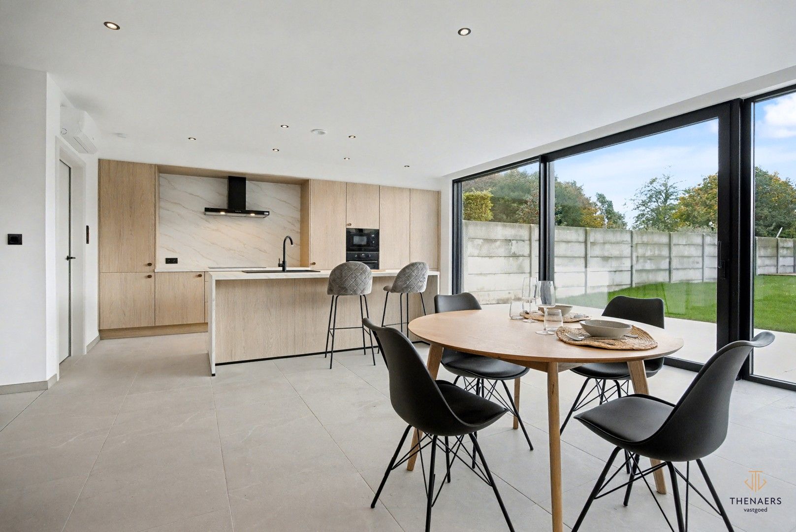 Nieuwbouwwoning met 3 slaapkamers en luxueuze afwerking. foto 3