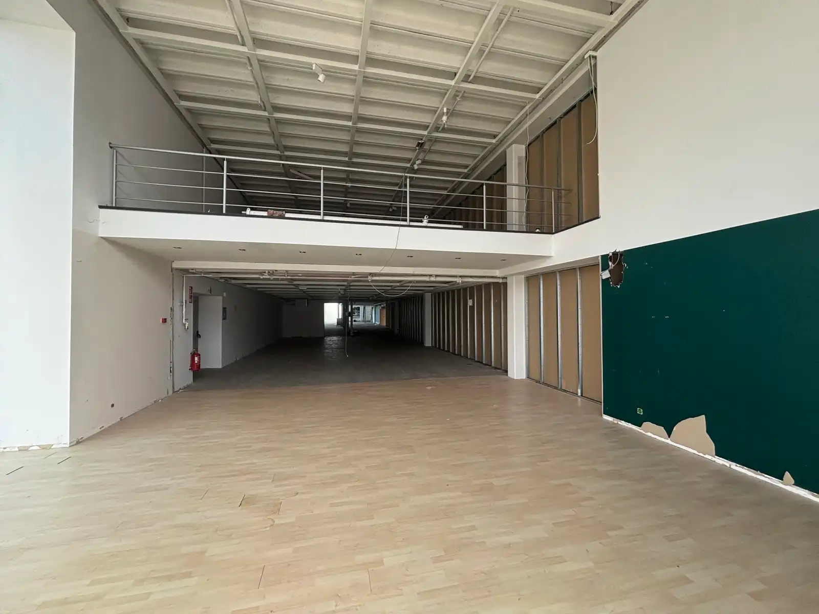 Handelsruimte 829 m² te huur naast WEBA Tongeren foto 5