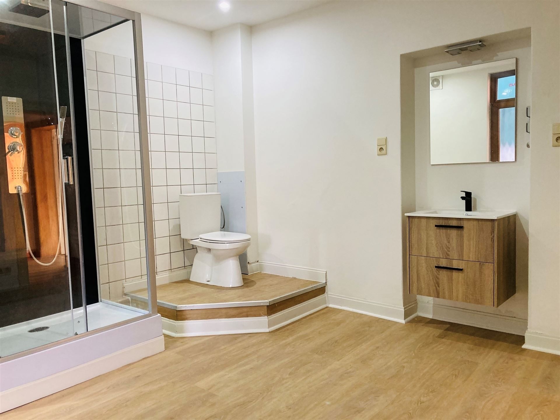 Gerenoveerde woning - Vlakbij CEE Wijk  foto 16