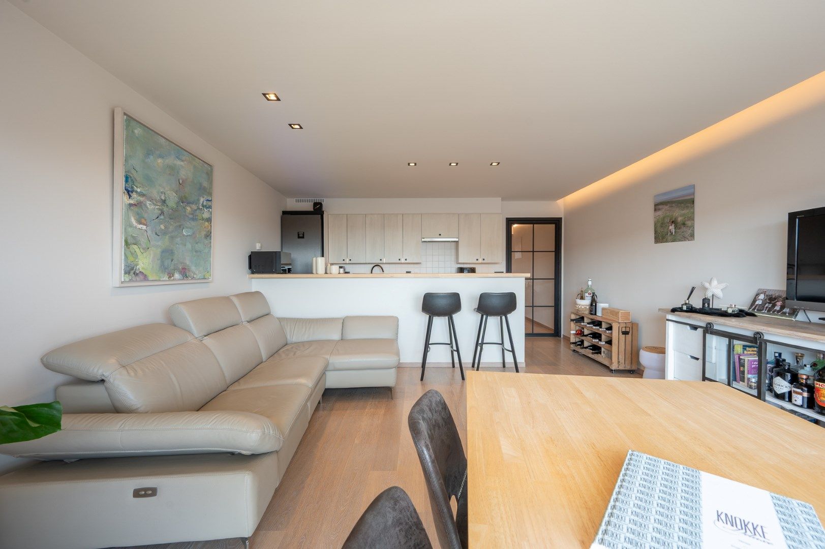 Instapklaar appartement met 2 slaapkamers en zonneterras foto 2