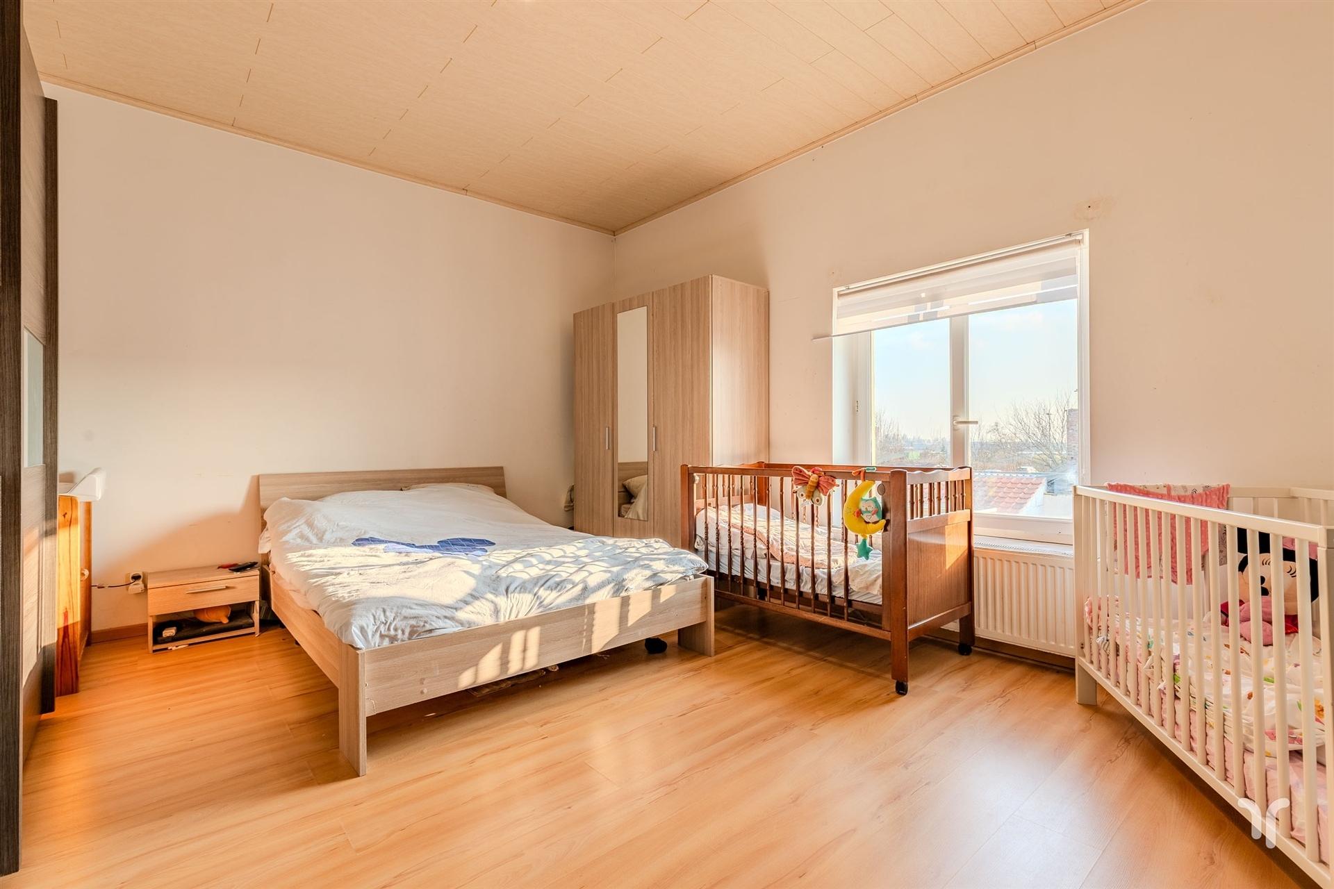 Op te frissen rijwoning te koop in Oostende. foto 6