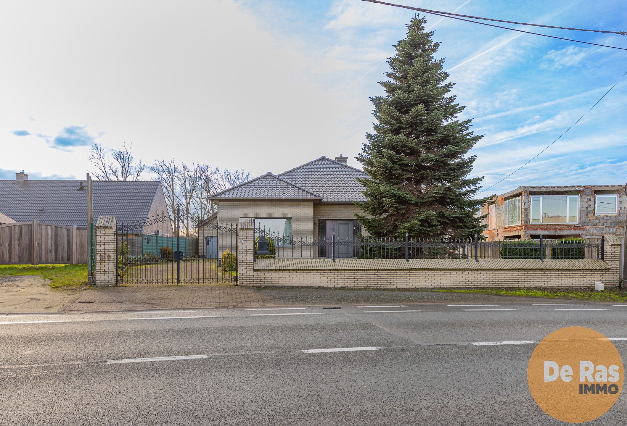 Hoofdfoto van de publicatie: HERZELE - Verzorgde bungalow op een gunstige ligging