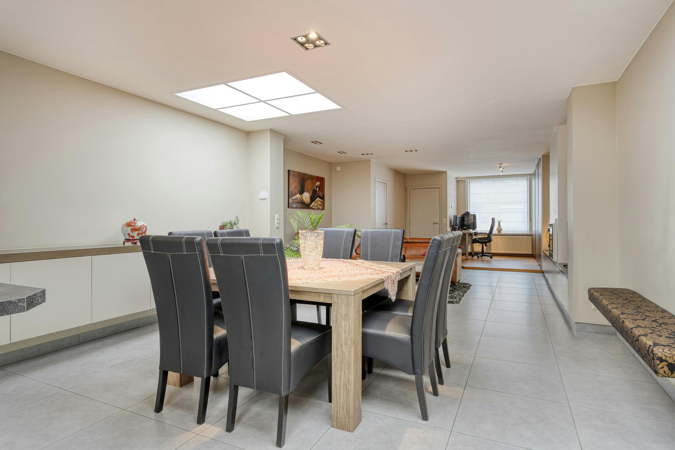 Instapklare gezinswoning met gezellige tuin in Roeselare foto 9