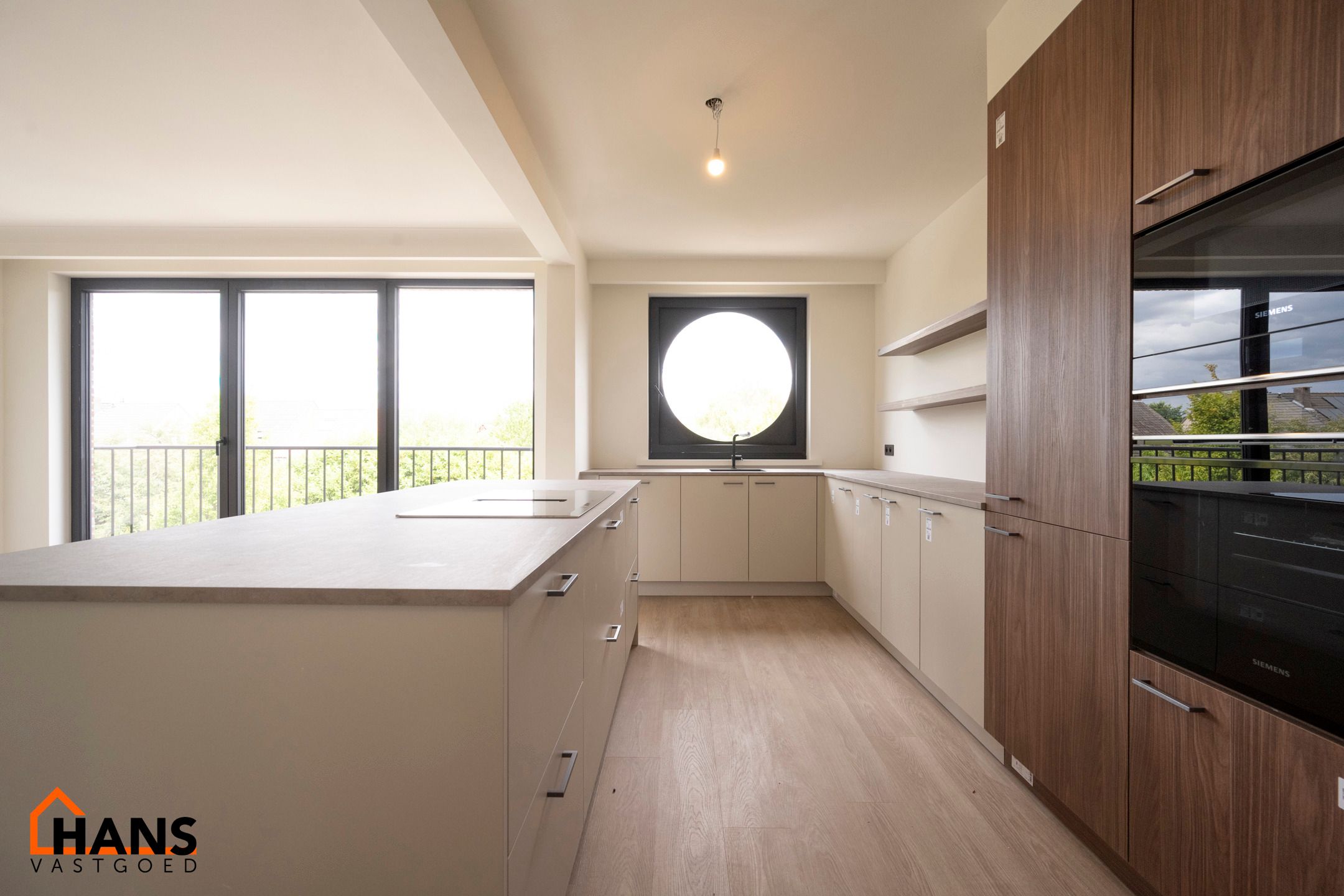Energiezuinig appartement met garagebox. foto {{pictureIndex}}
