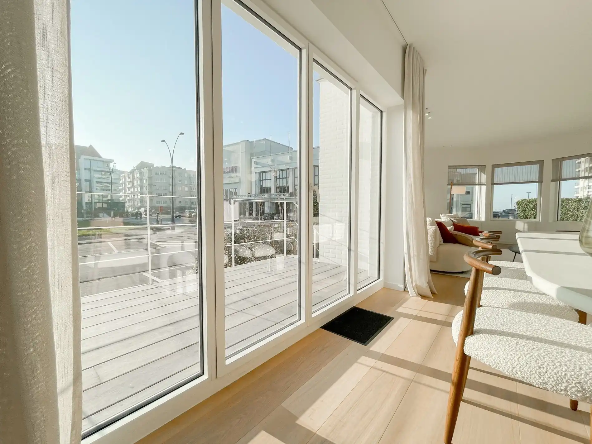 Exclusieve villa: Uitzonderlijk volledig gerenoveerde villa met frontaal zeezicht. foto 16