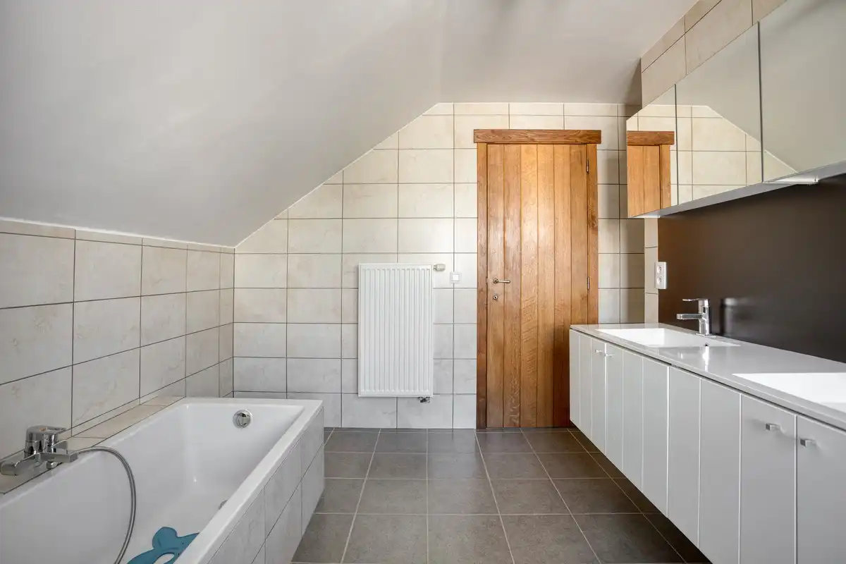 Instapklare woning met drie slaapkamers in een doodlopende straat foto 14