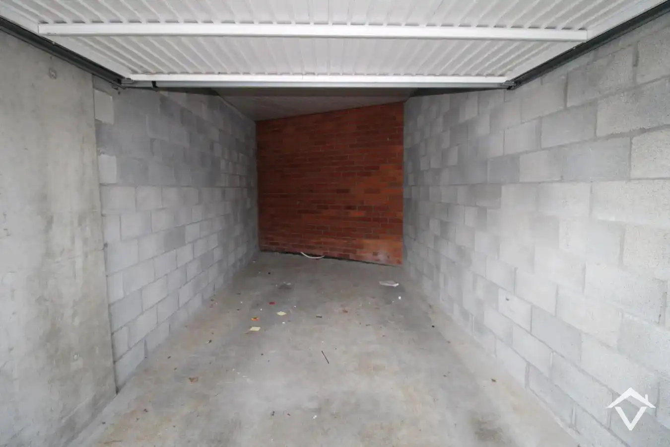 Afgesloten garagebox centrum Koekelare foto 3