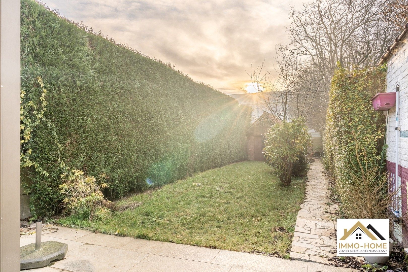 Lichtrijke halfopen bebouwing op toplocatie foto 8