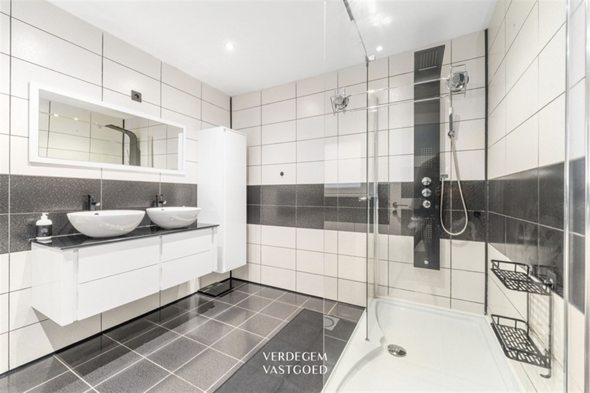 Fijne gezinswoning met 3 slaapkamers en tuin foto 15