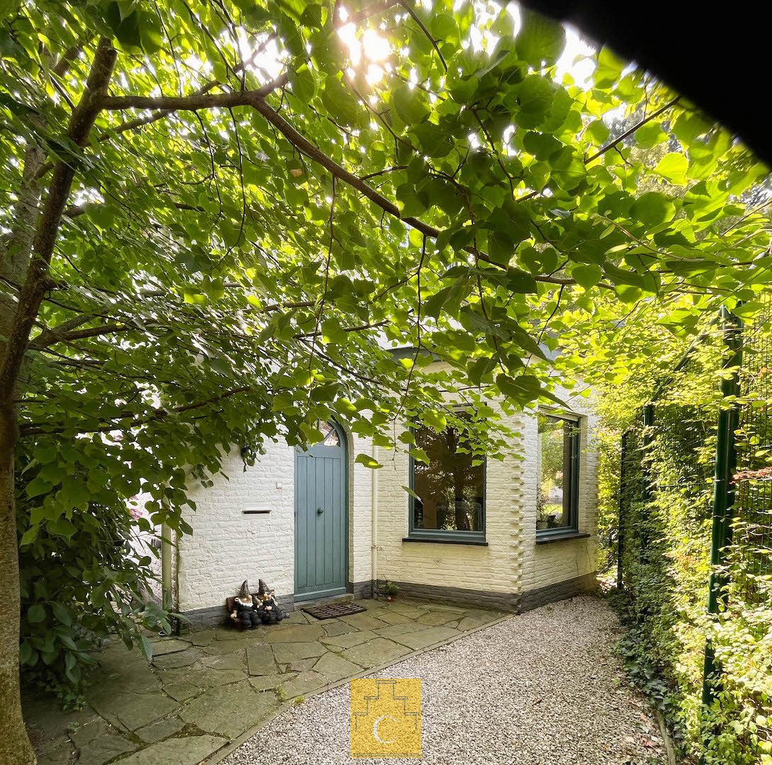 cosy VILLA, prachtige tuin, Idyllische ligging vooraan Assebroek foto {{pictureIndex}}
