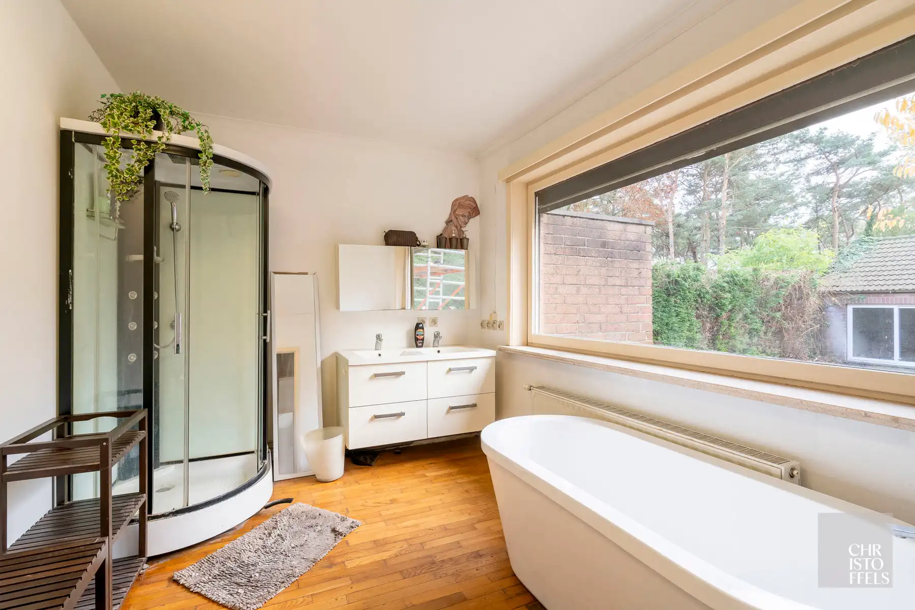 Opbrengsteigendom, bijzonder groot woonhuis van 761m² met 10 slaapkamers, mooi en rustig gelegen op 1.800m² met een eigen parkeerterrein!  foto 12