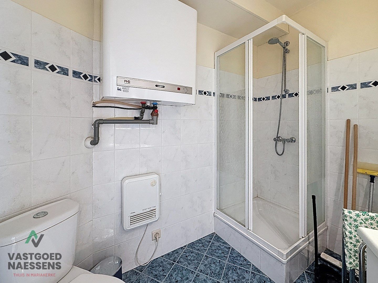 GEMEUBELDE STUDIO MET ZIJDELINGS ZEEZICHT foto 12