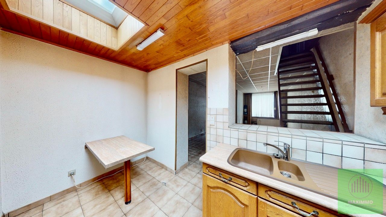 Te koop – Renovatieproject met potentieel in Menen foto 5