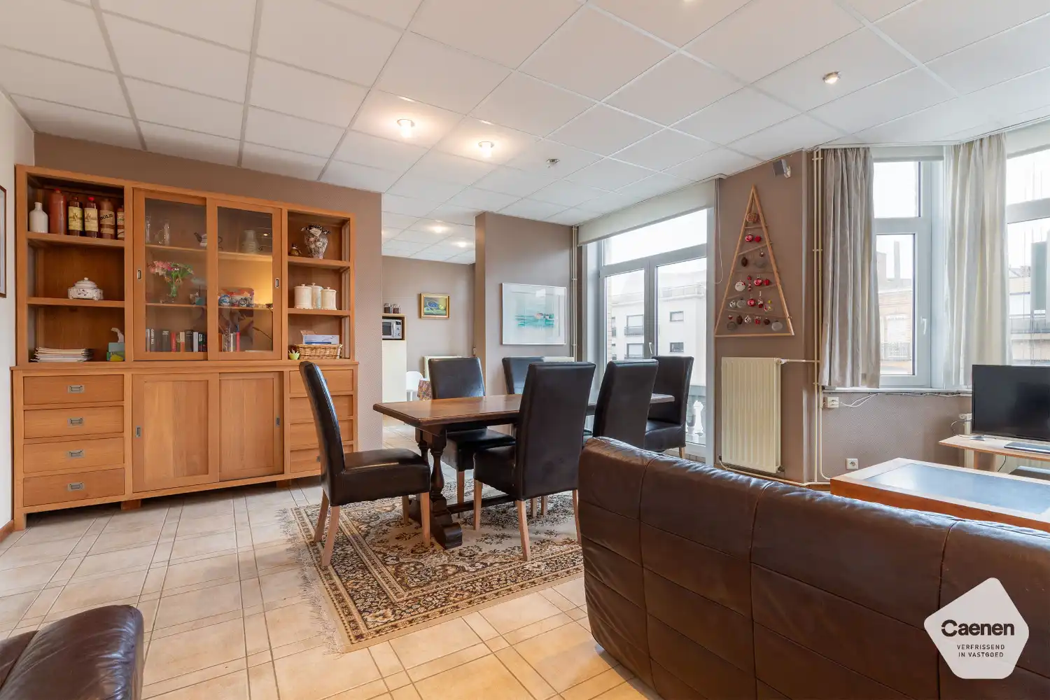 Ruim en lichtrijk appartement met 3 slaapkamers op topligging vlakbij station, strand en centrum foto 2