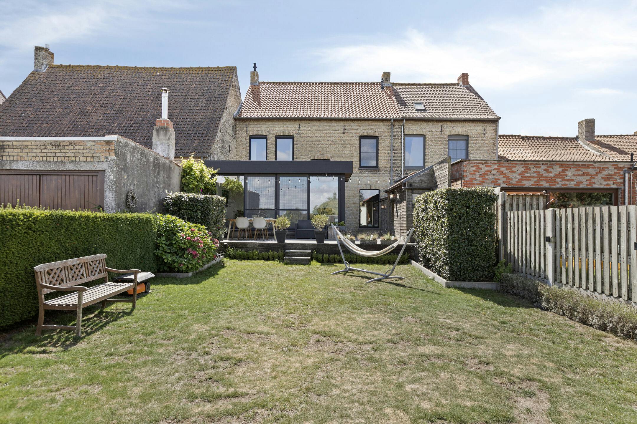 Gerenoveerde herenwoning met 3 slaapkamers en tuin. foto 32