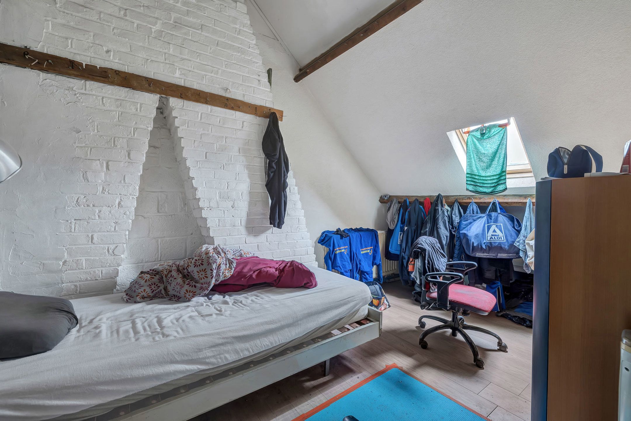 Centraal gelegen woning met veel mogelijkheden foto 18