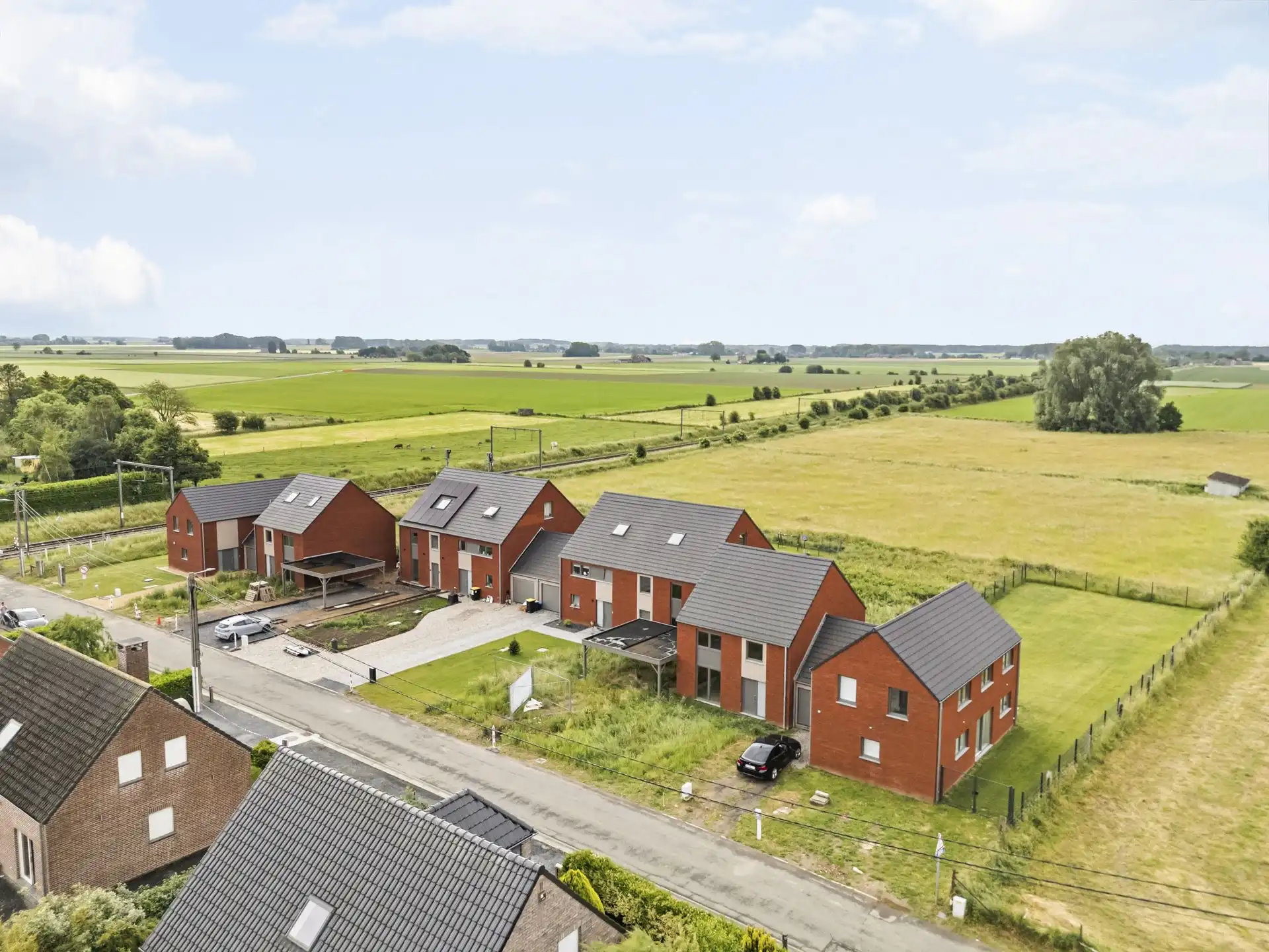 Kwalitatieve nieuwbouwwoning met terras, carport & tuin foto 4