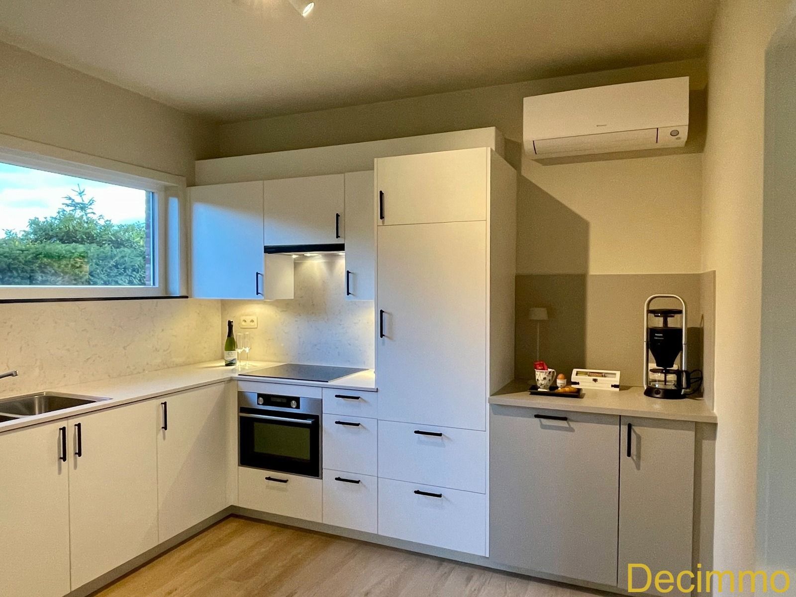 Volledig gerenoveerde woning met 3 slaapkamers, lage energiekost– rustig gelegen in het groen. foto 9