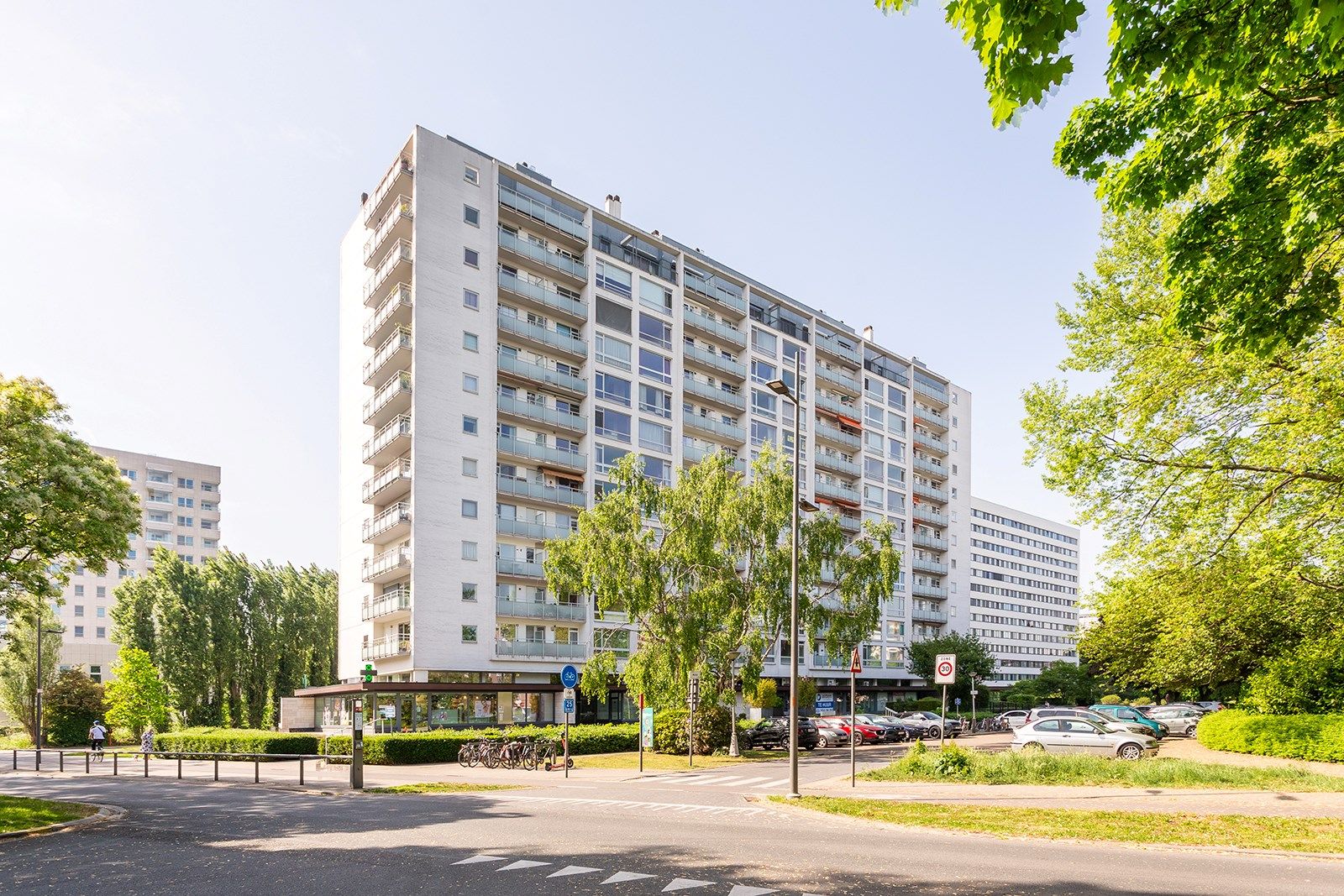 Appartement met 3 slpks, 2 bdks, 3 terrassen en parking foto {{pictureIndex}}