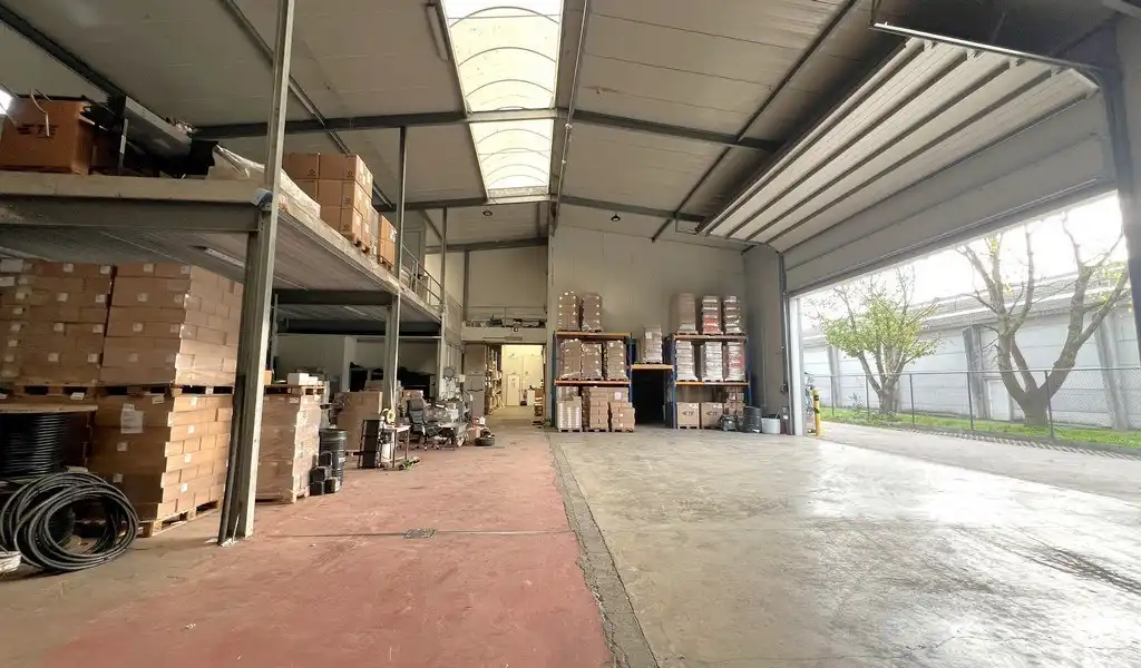 Bedrijfspand te koop in industriezone Hoogveld te Dendermonde foto 3