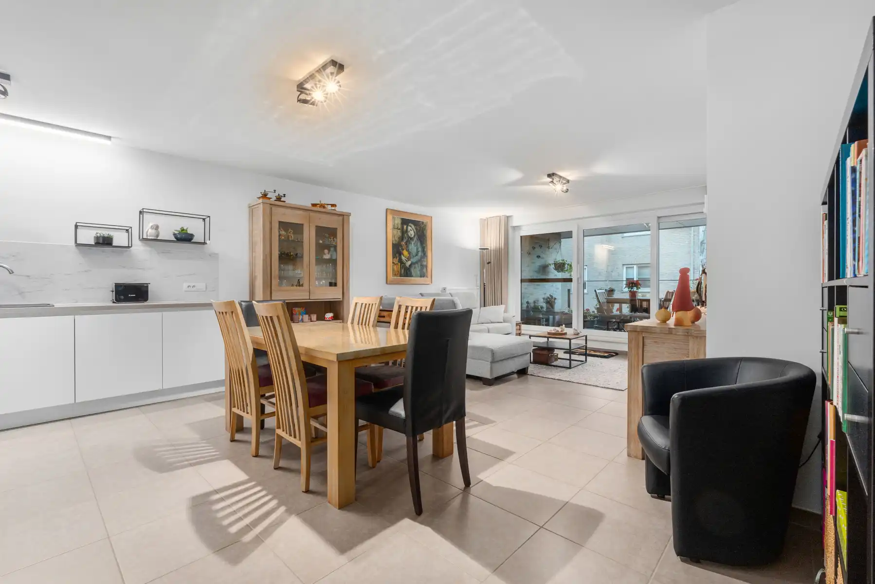 Recent appartement te Aartrijke foto 7