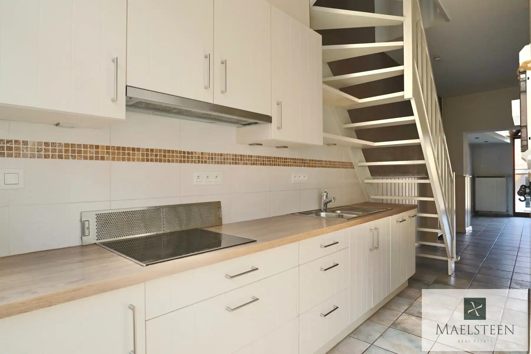 Instapklare trapgevelwoning, gelegen in Brugge centrum foto 8