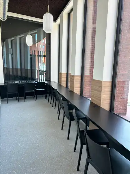 Nieuwe studentenkamer op een top locatie in centrum Kortrijk met zicht op plein. foto 11