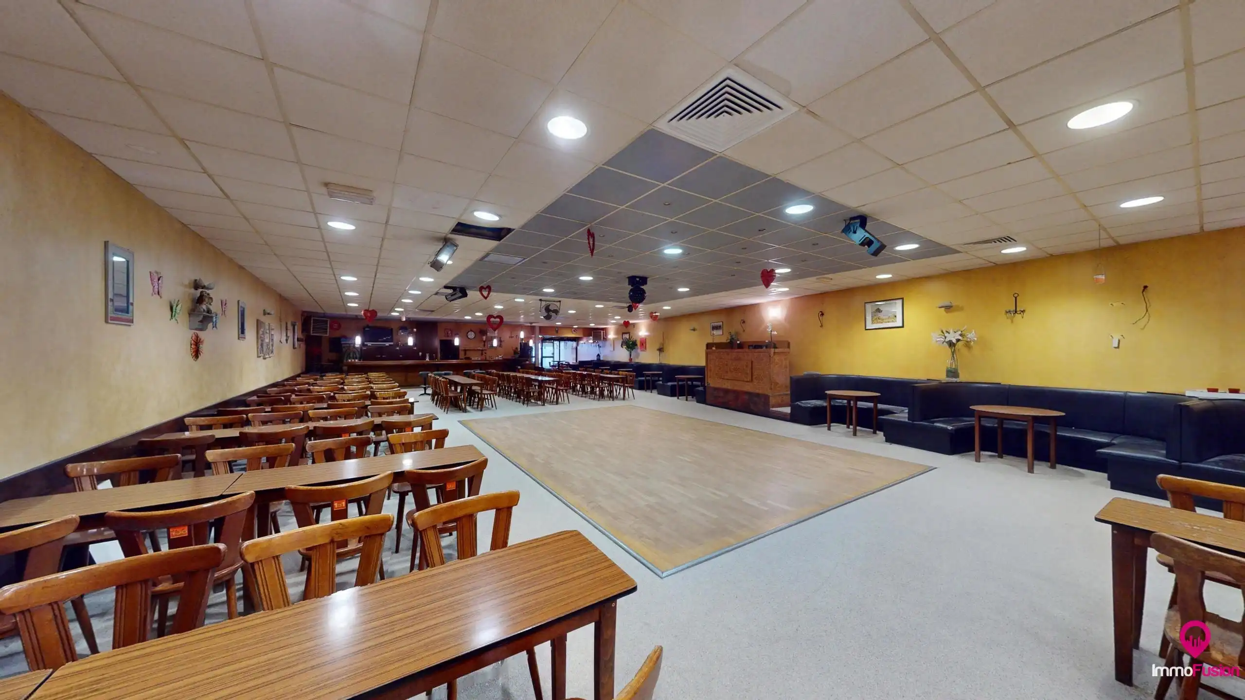 Danszaal 600m² + vergunde woonst in het bruisende Zonhoven! foto 2