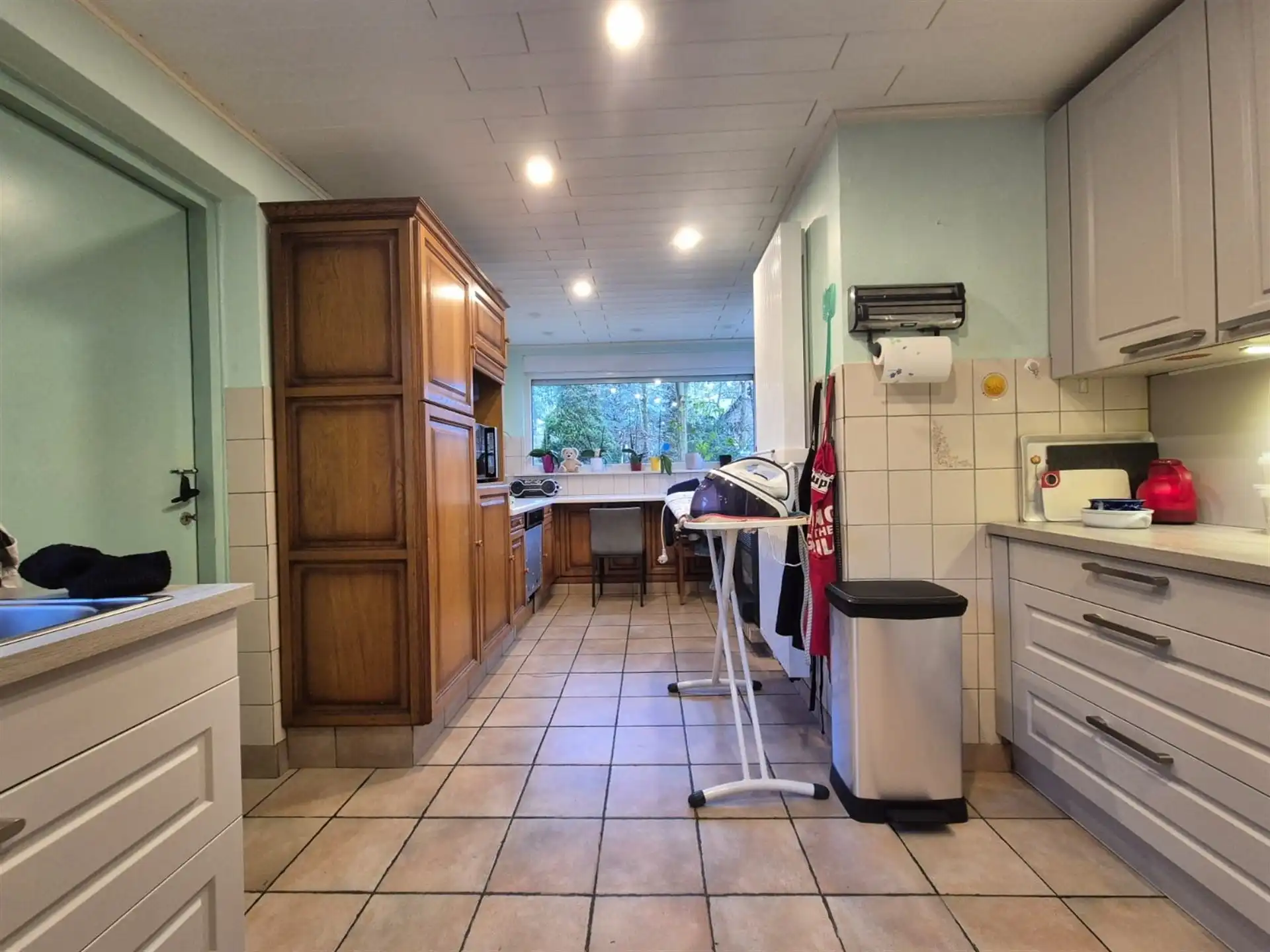 Ruime woning met 3 slaapkamers gelegen in een groene omgeving. foto 9