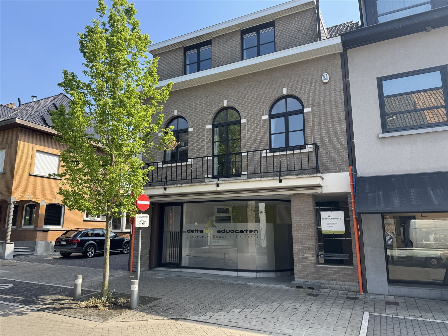 Ruim duplex appartement met 3 slaapkamers foto {{pictureIndex}}