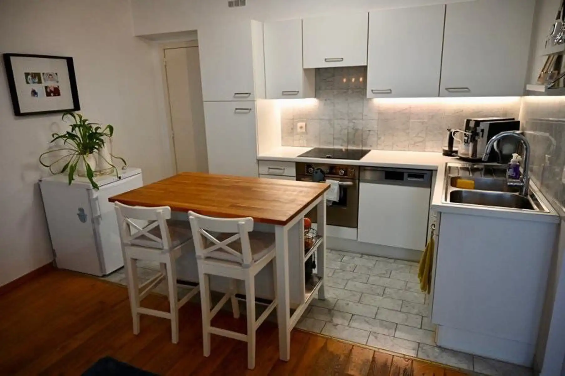 2 slaapkamer gemeubeld appartement met terras foto 5