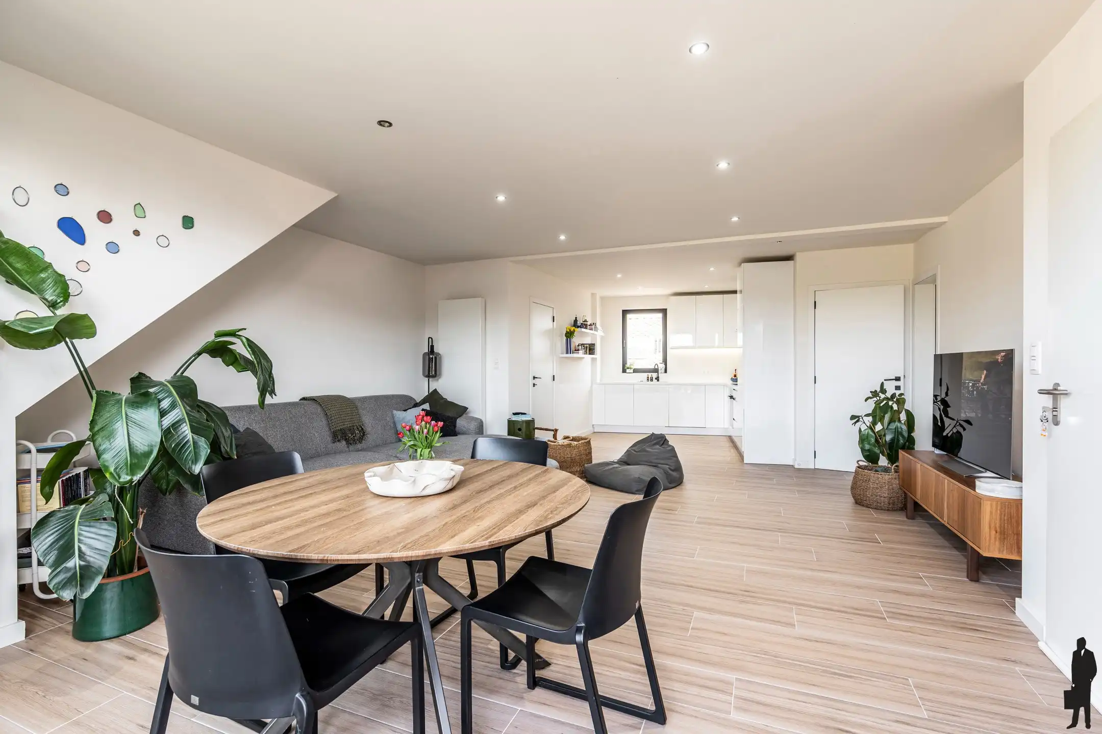 Uitstekend, lichtrijk appartement met ruim terras en garage foto 2