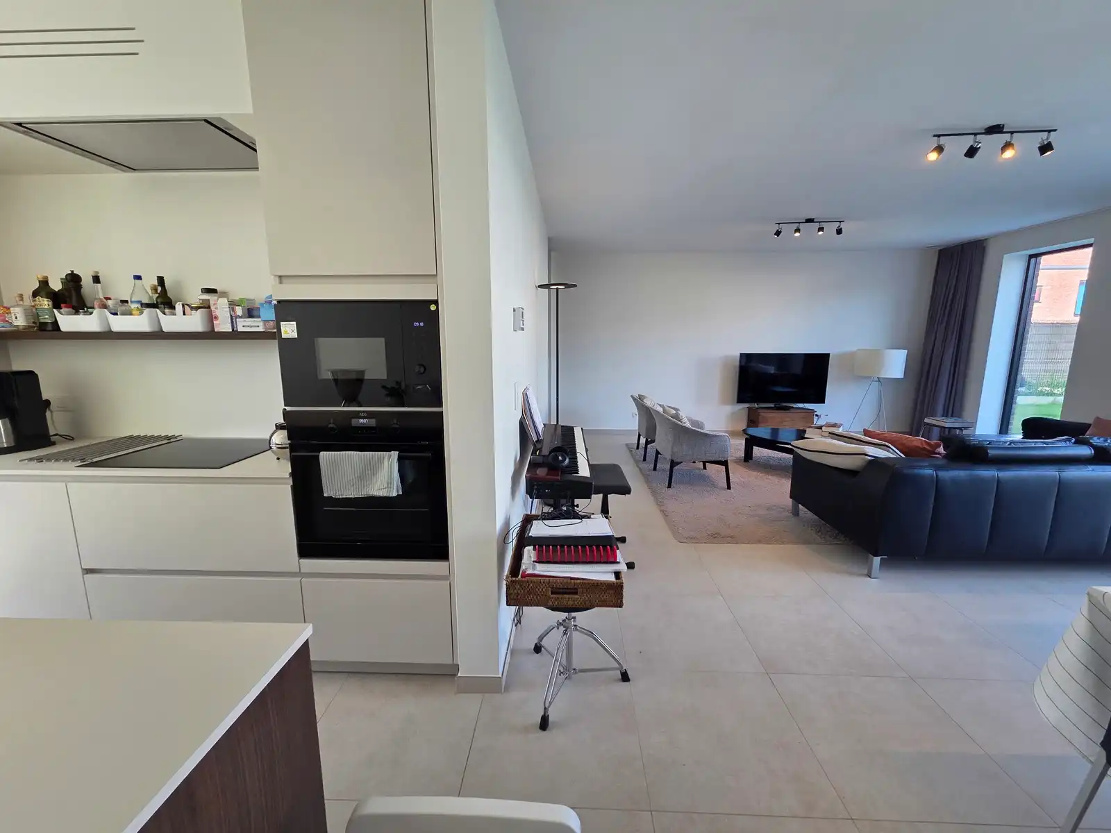 Instapklare recente woning met mooie tuin!!! foto 8