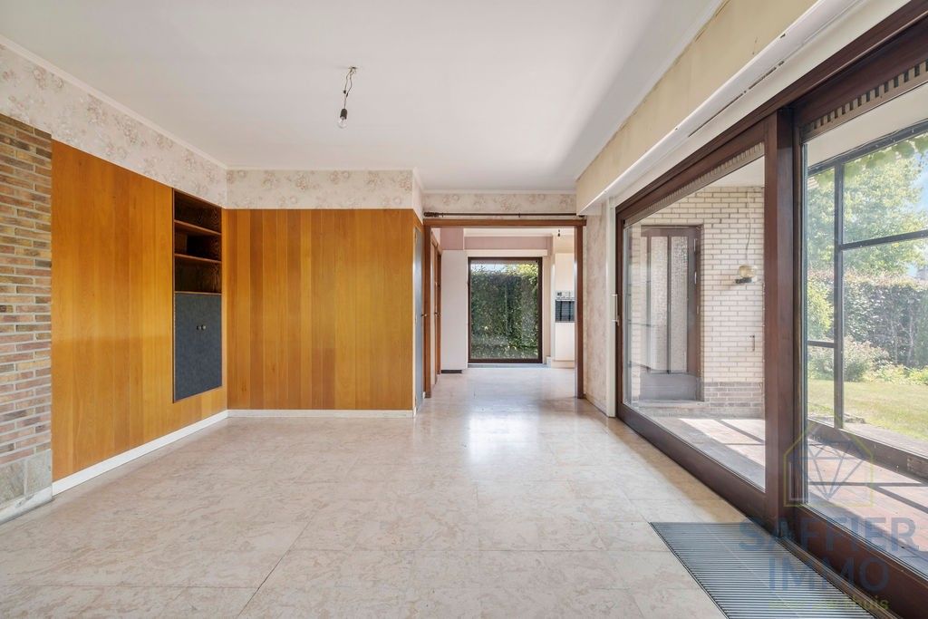 Ruime gezinswoning met zonnige tuin en 5 slaapkamers in hartje Izegem foto 17