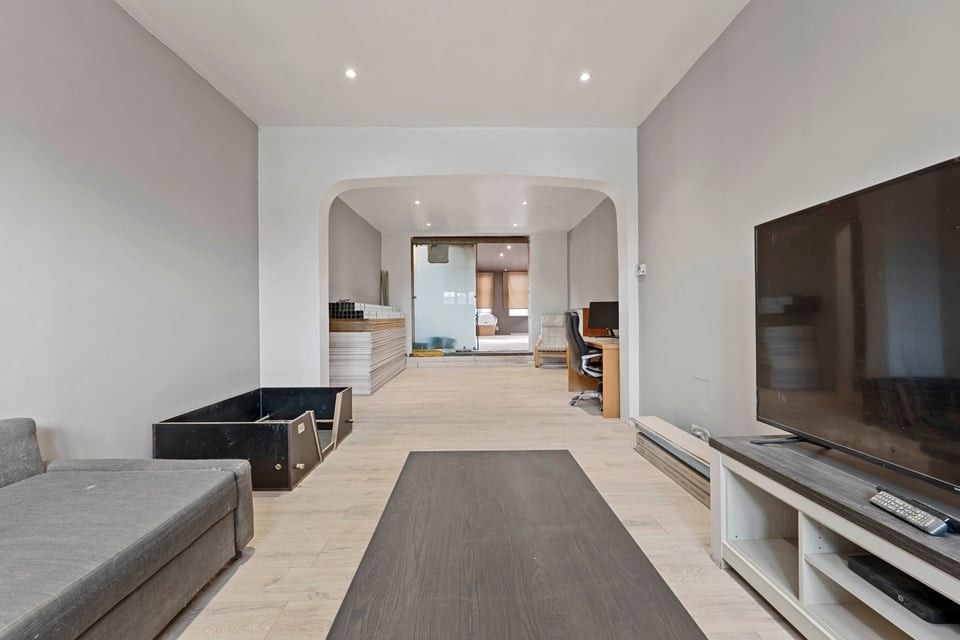 RUIME WONING MET VEEL POTENTIEEL IN BILZEN-HOESELT foto {{pictureIndex}}