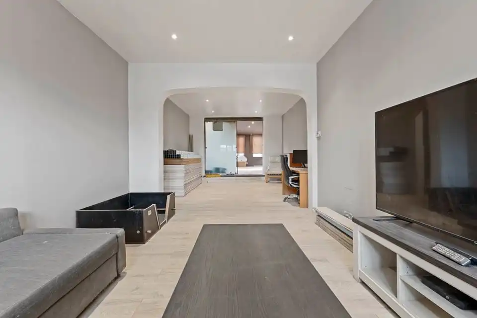 RUIME WONING MET VEEL POTENTIEEL IN BILZEN-HOESELT foto {{pictureIndex}}