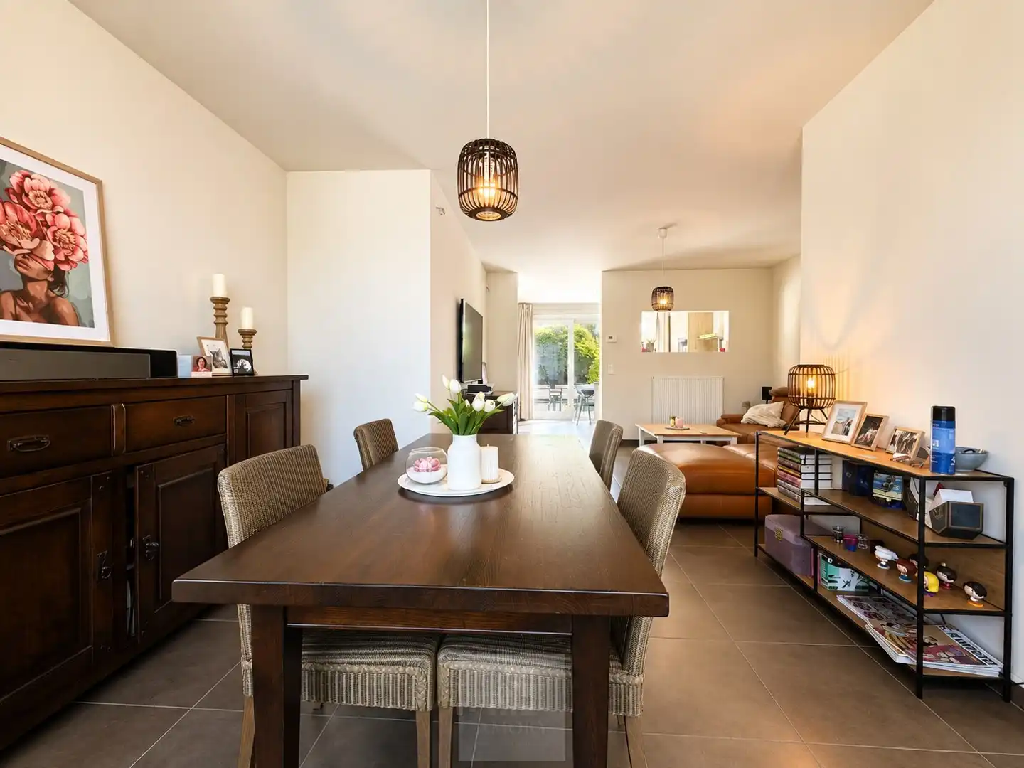 Ruime, recente gezinswoning met 4 slpk’s en garage foto 3