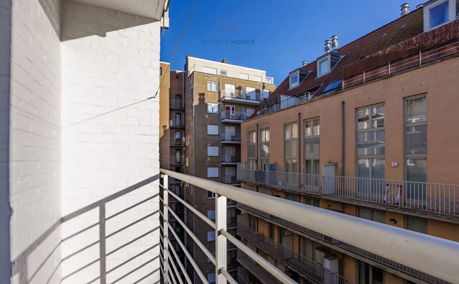 Prachtig gerenoveerd 2- slaapkamer appartement met frontaal zeezicht. foto 20