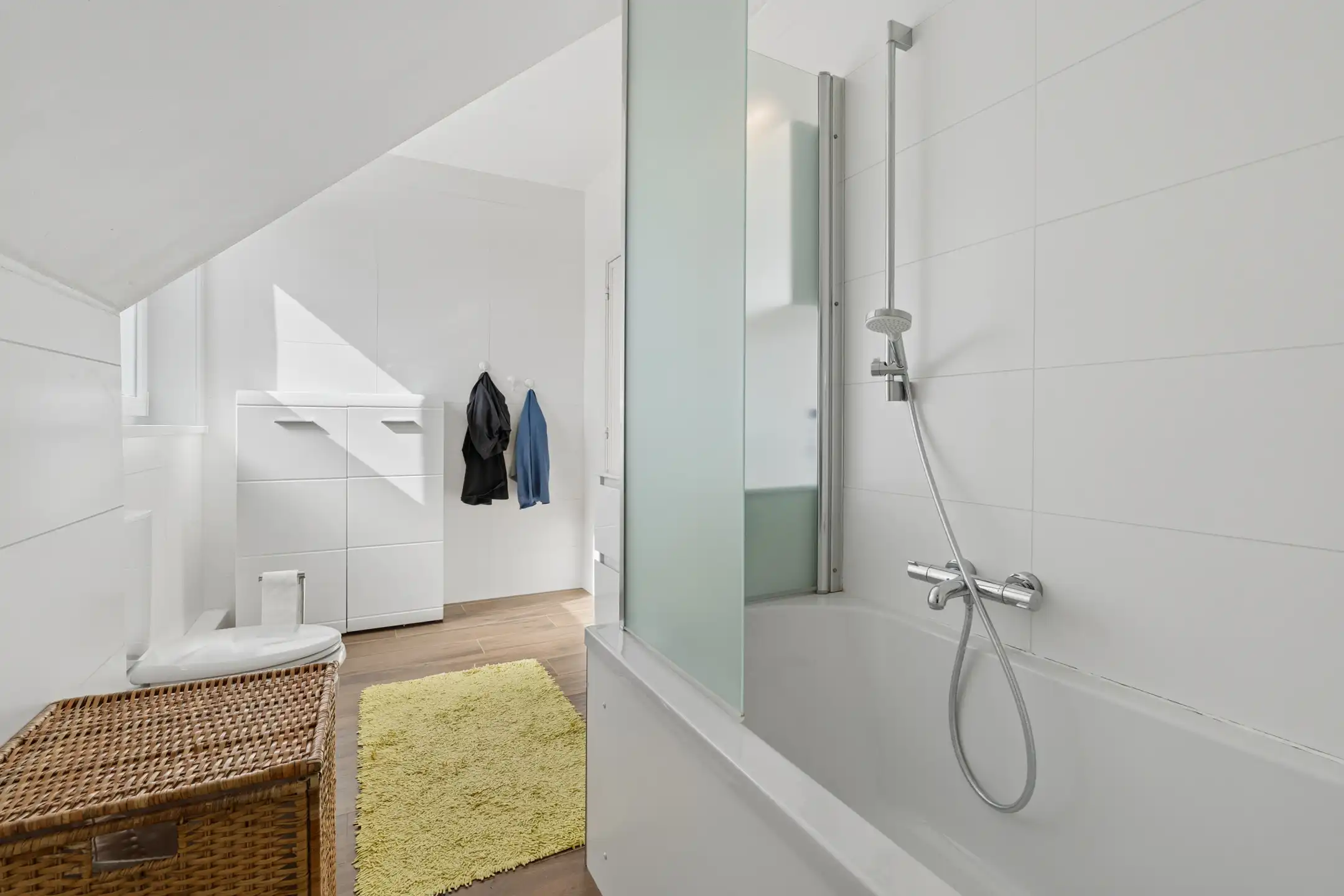 gerenoveerde woning met 3 slaapkamers, garage en tuin foto 22
