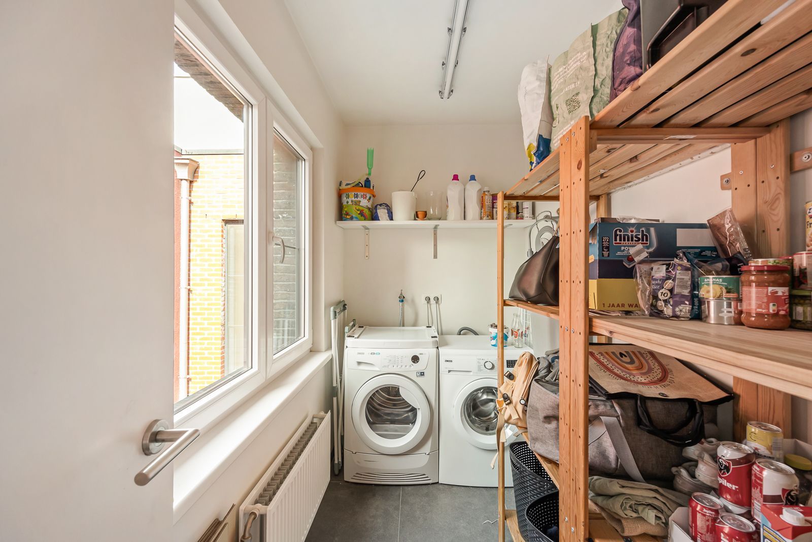 Trendy en ruim appartement met autostaanplaats en tuin in hartje Kapellen! foto 7