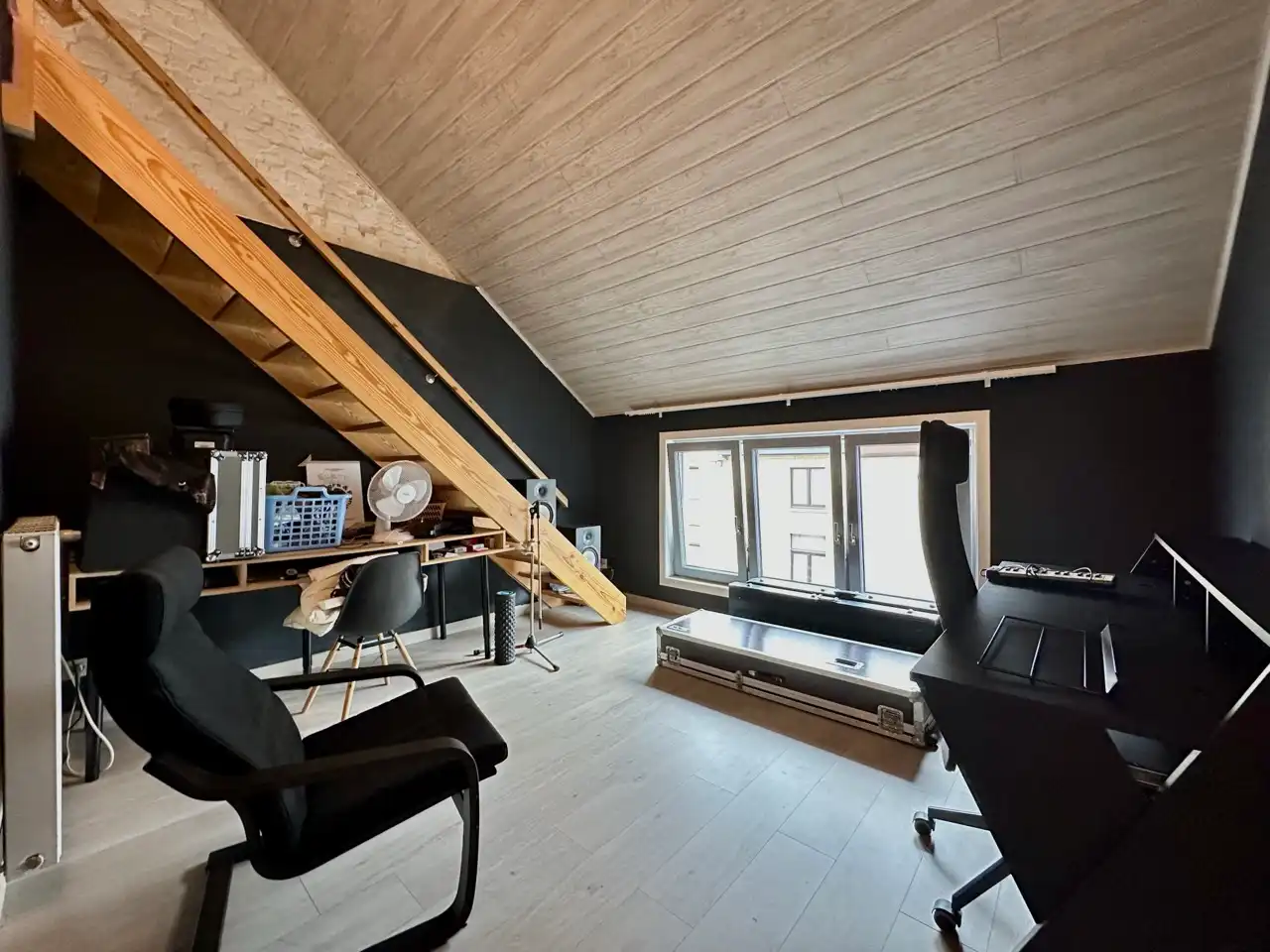 Charmante, instapklare rijwoning met stadstuin foto 12