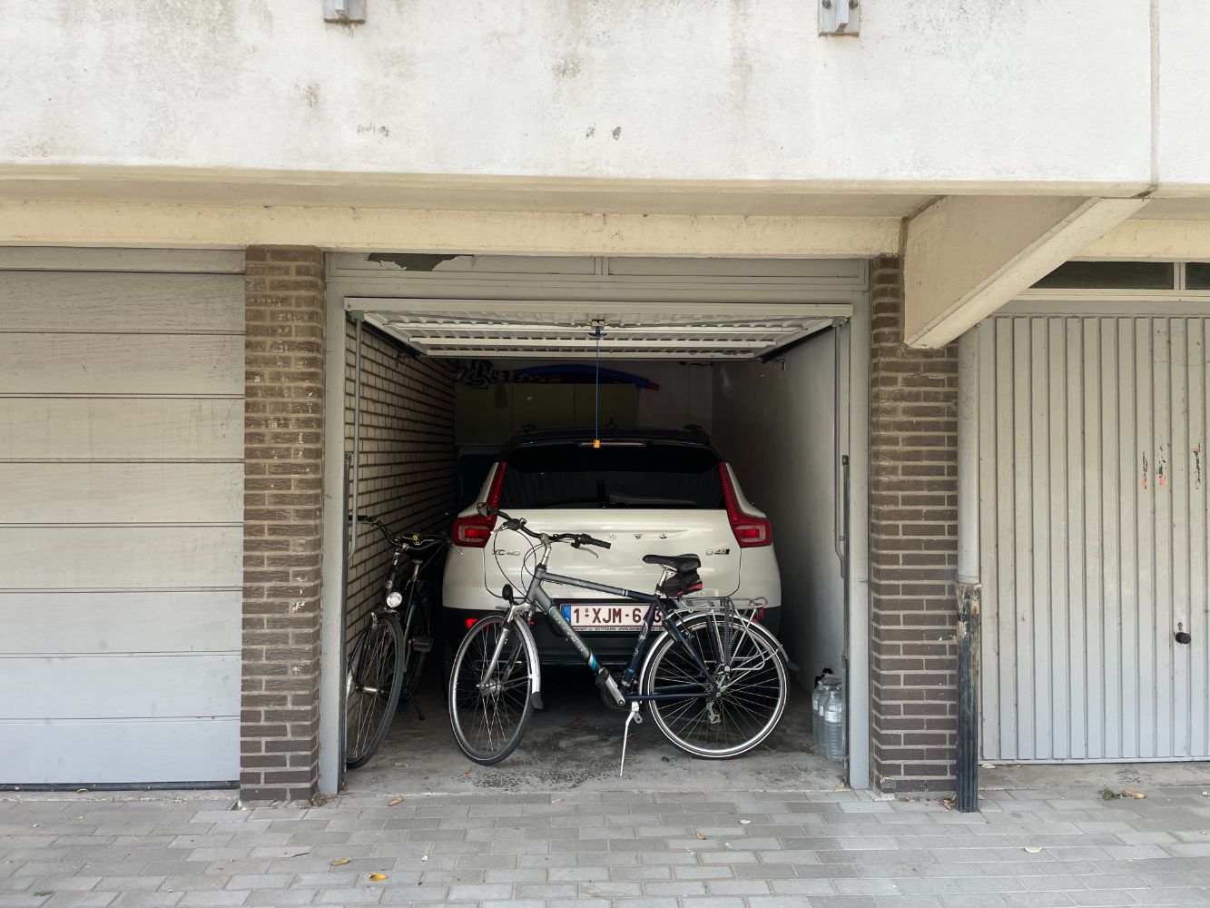 Goed gelegen garagebox foto 2